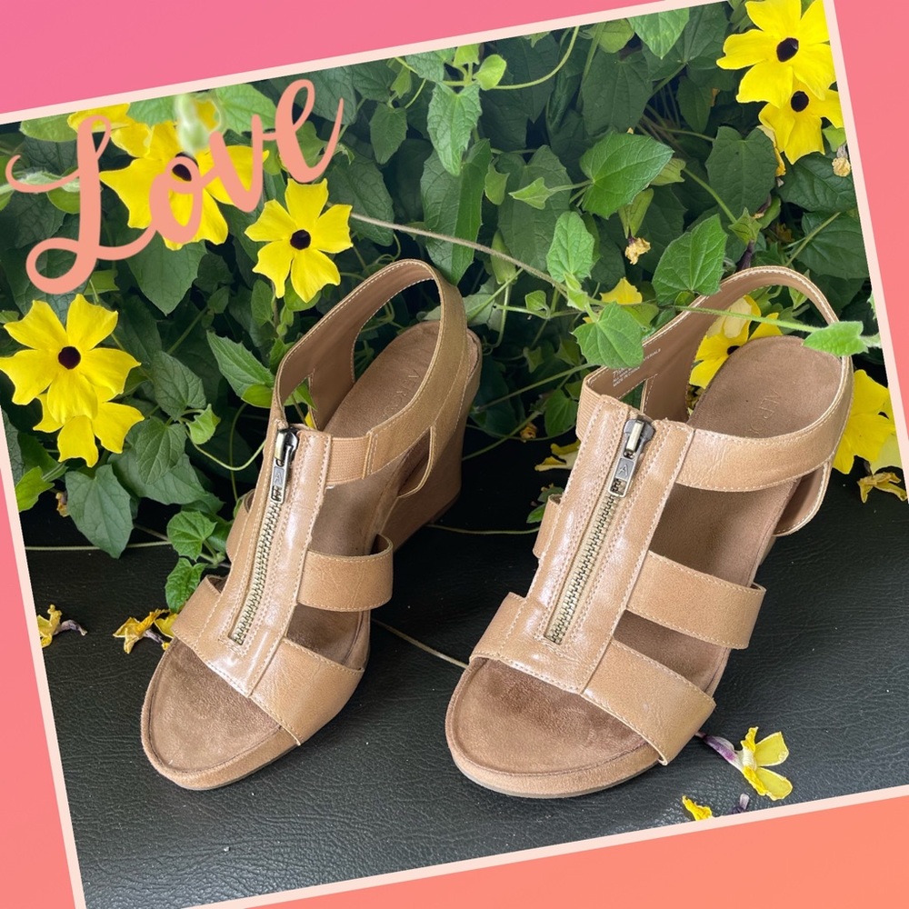 Naturalizer Wedges